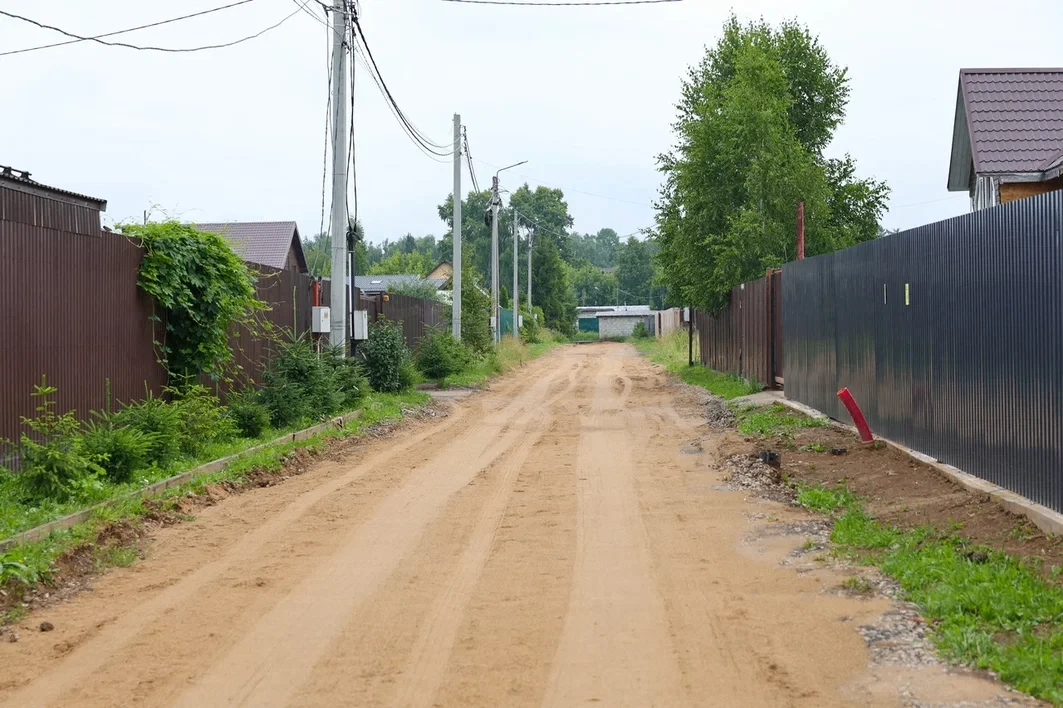 🚧 Капитальный ремонт продолжается в городском округе Мытищи.

📍 Один из объектов — улица Ручейная 