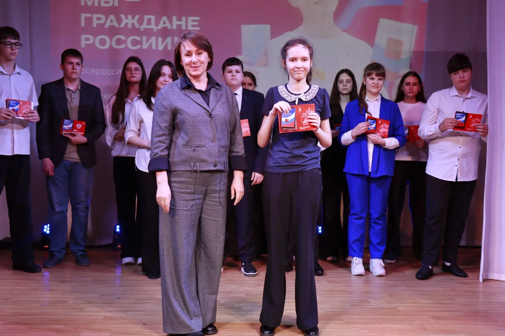 ❤️‍🔥"Мы- граждане России"❤️‍🔥   🇷🇺В минувший вторник для четырнадцатилетних ребят произошло особенно