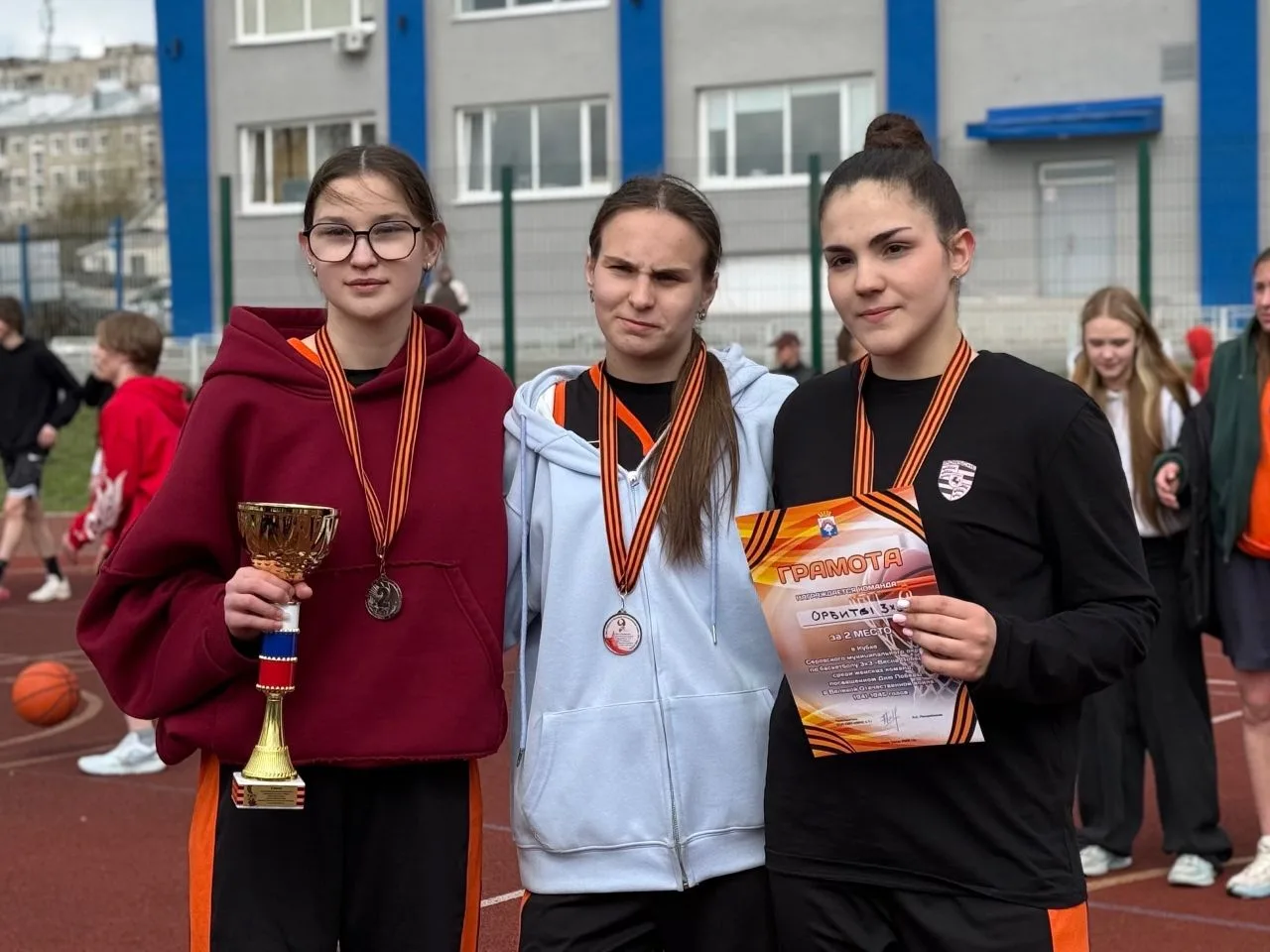 🏀 В Серове прошёл Кубок по баскетболу 3х3 «Весна Победы»  На стадионе «Металлург» состоялись соревно
