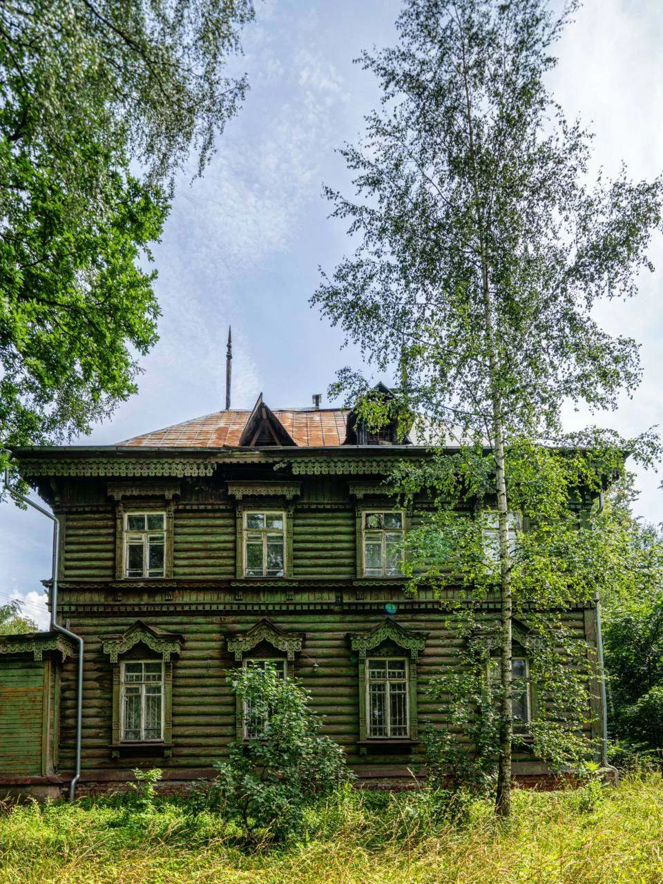 Дача Струковых

📌 Дача Струковых построена в 1877 году и считается одним из старейших зданий города