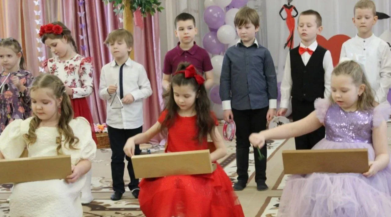 🌸 Как дошколята поздравляли мам и бабушек!  В наших дошкольных отделениях прошли настоящие весенние 