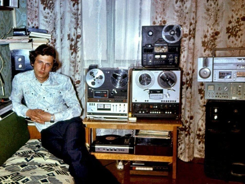 Настоящий рай для советского меломана, 1980-е! ✨ 

Мечта миллионов парней той эпохи, собранная в одн