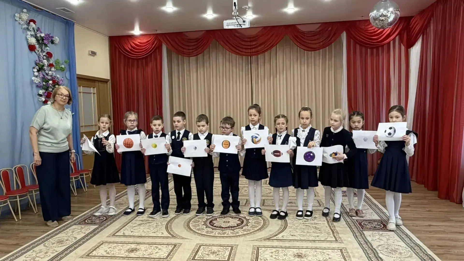 Наши юные друзья из ГБОУ школа № 606 и Орлята из 1 "А" класса провели замечательную встречу! Традици