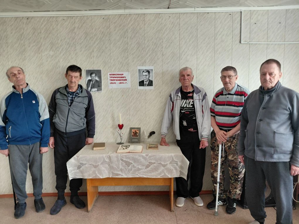 Сегодня мы посетили поселковую модельную библиотеку, где проходил праздник, посвящённый...