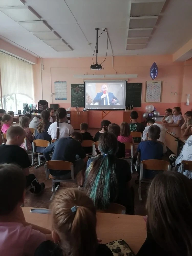 ​🛡️ Безопасность прежде всего: в нашей школе прошла антинаркотическая акция!
​Интернет и современны