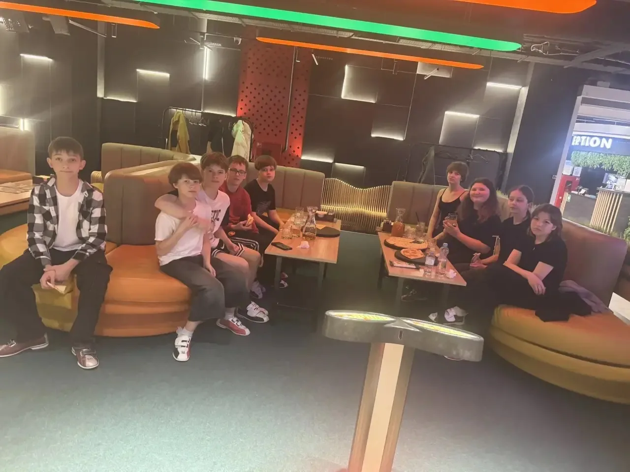 Нескучные каникулы!  🎳Ученики 6Г класса проводят свои каникулы с пользой и удовольствием! Вчера ребя