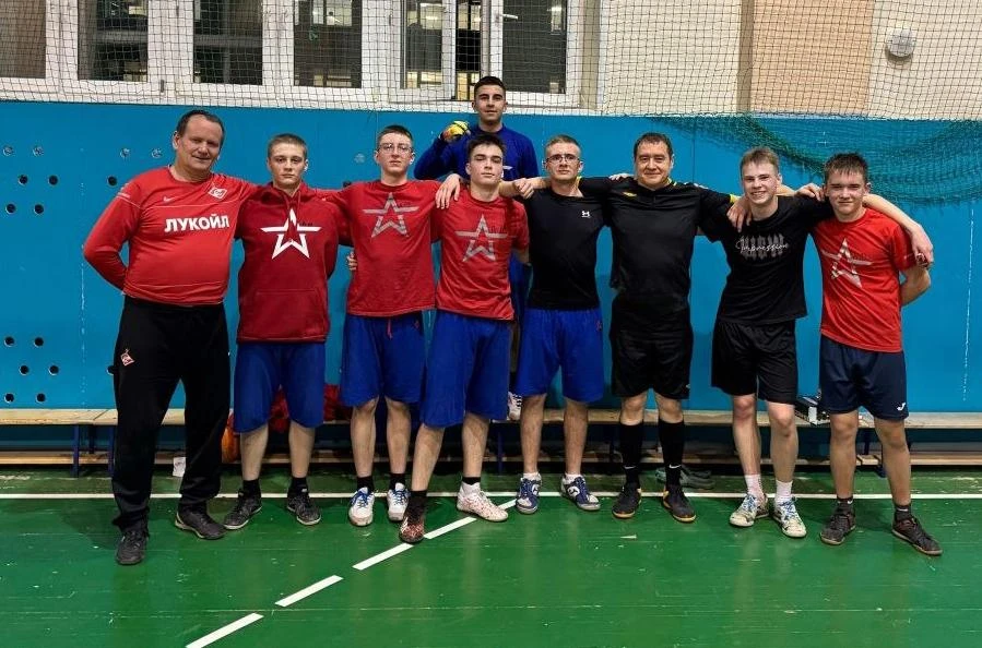 7 апреля в Московском суворовском военном училище прошла тренировка футбольной команды ...