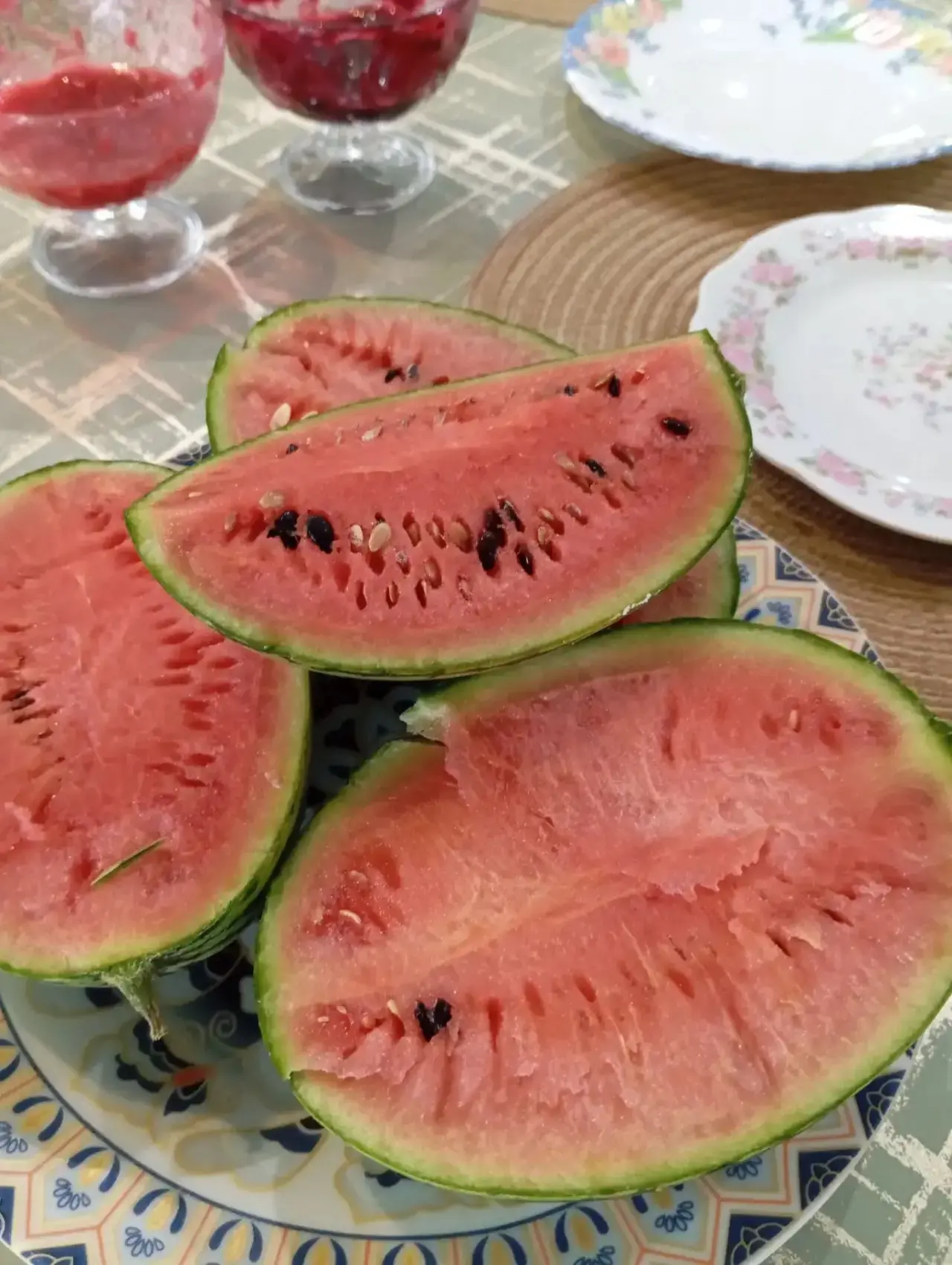Арбузы растут в Лесосибирске 🍉