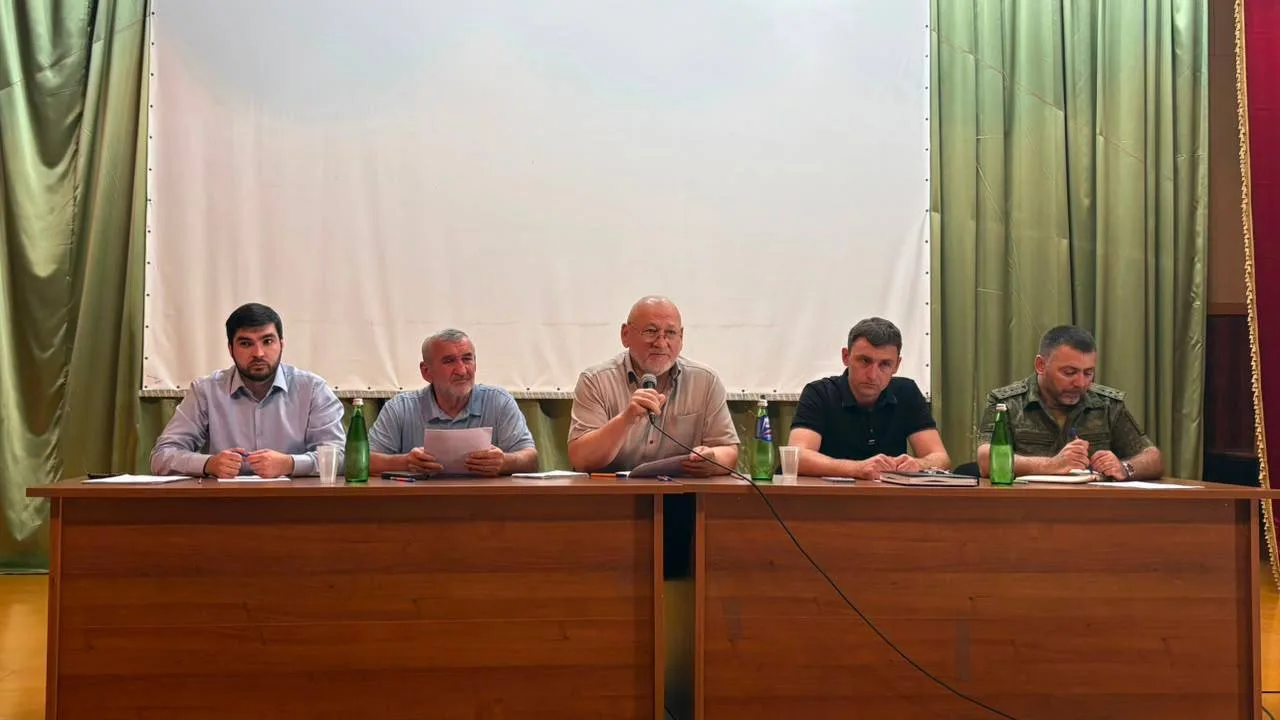 В преддверии единого дня голосования (18–20 сентября) глава района Иса Нурмагомедов про...