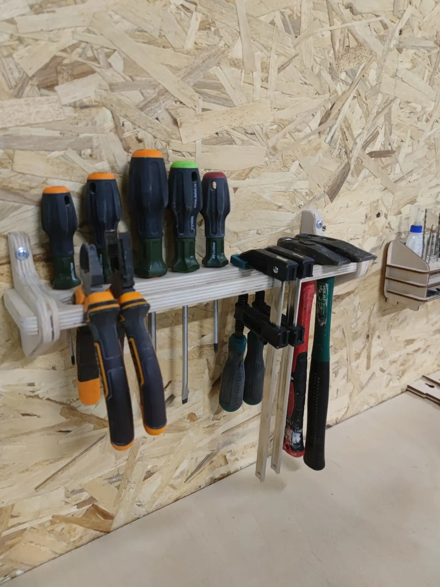 🛠 Настенный держатель для инструмента