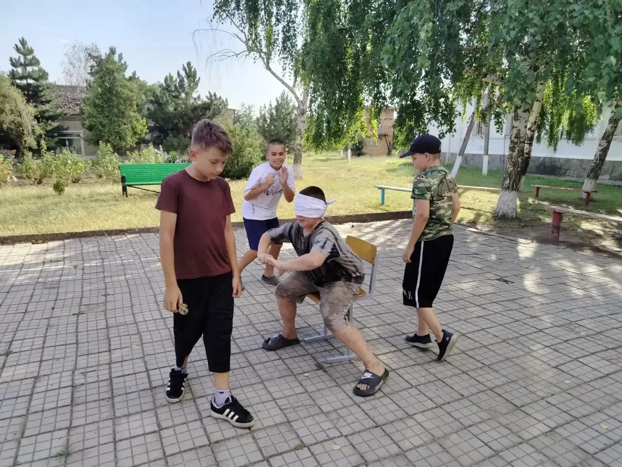 Наши вечера в «Стране летних затей» на базе СОШ № 18 проходят не только весело, но и с пользой!
Снач