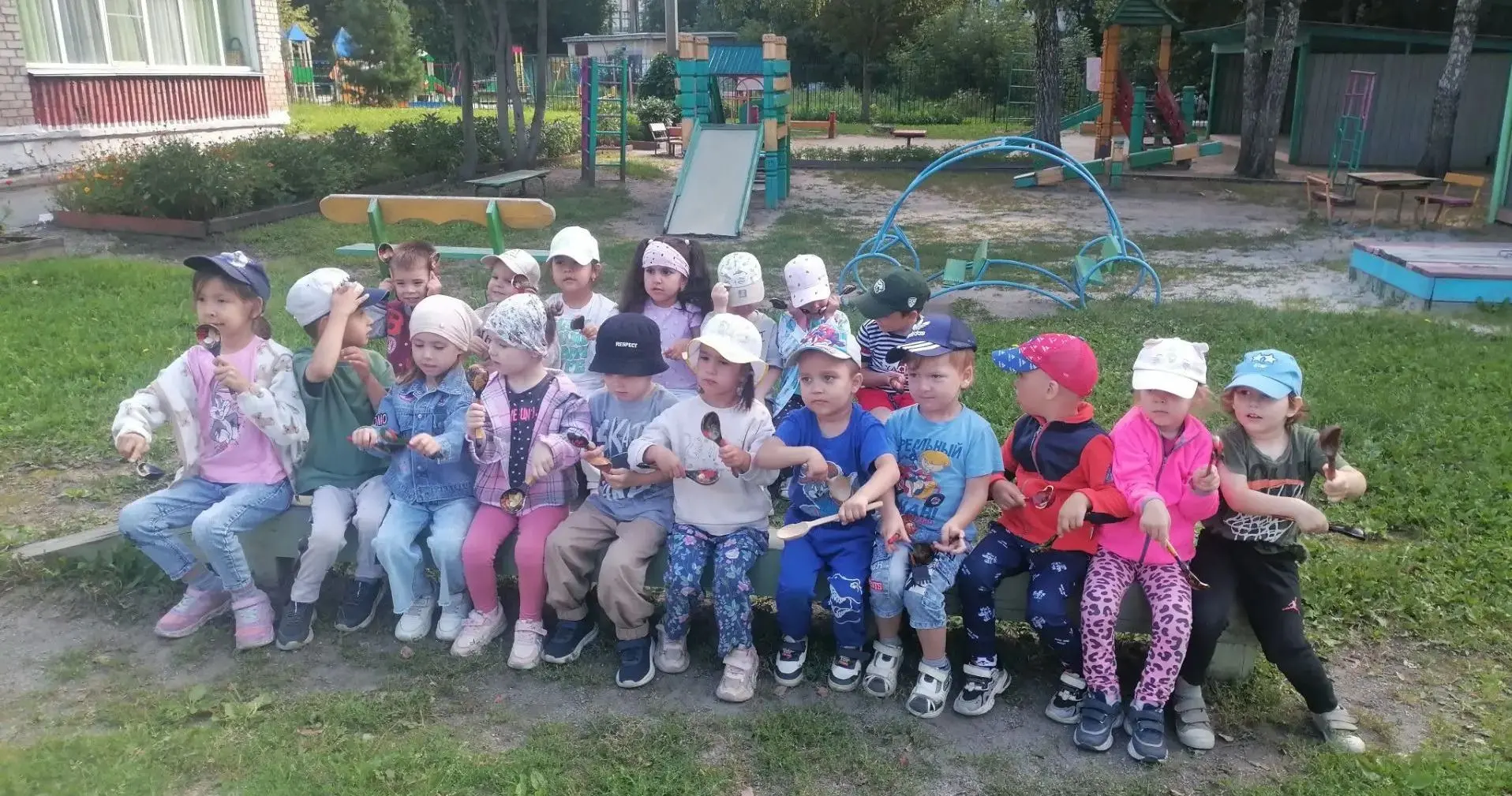 На занятиях по музыкальному развитию в нашем детском саду ребята открывают для себя вол...