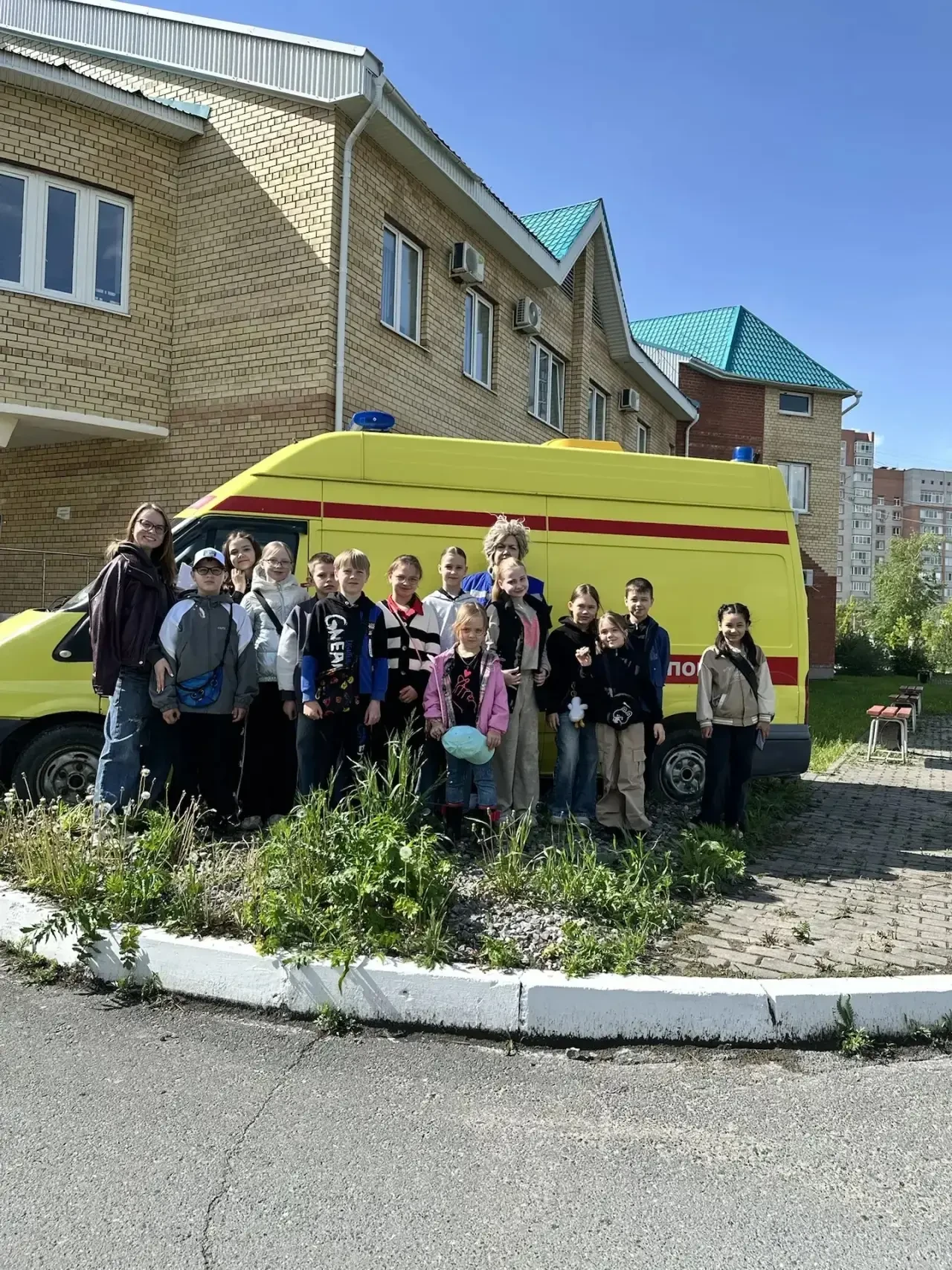 🚨 Приключения третьеклассников в мире скорой помощи 🚨  Что может быть увлекательнее, чем заглянуть «