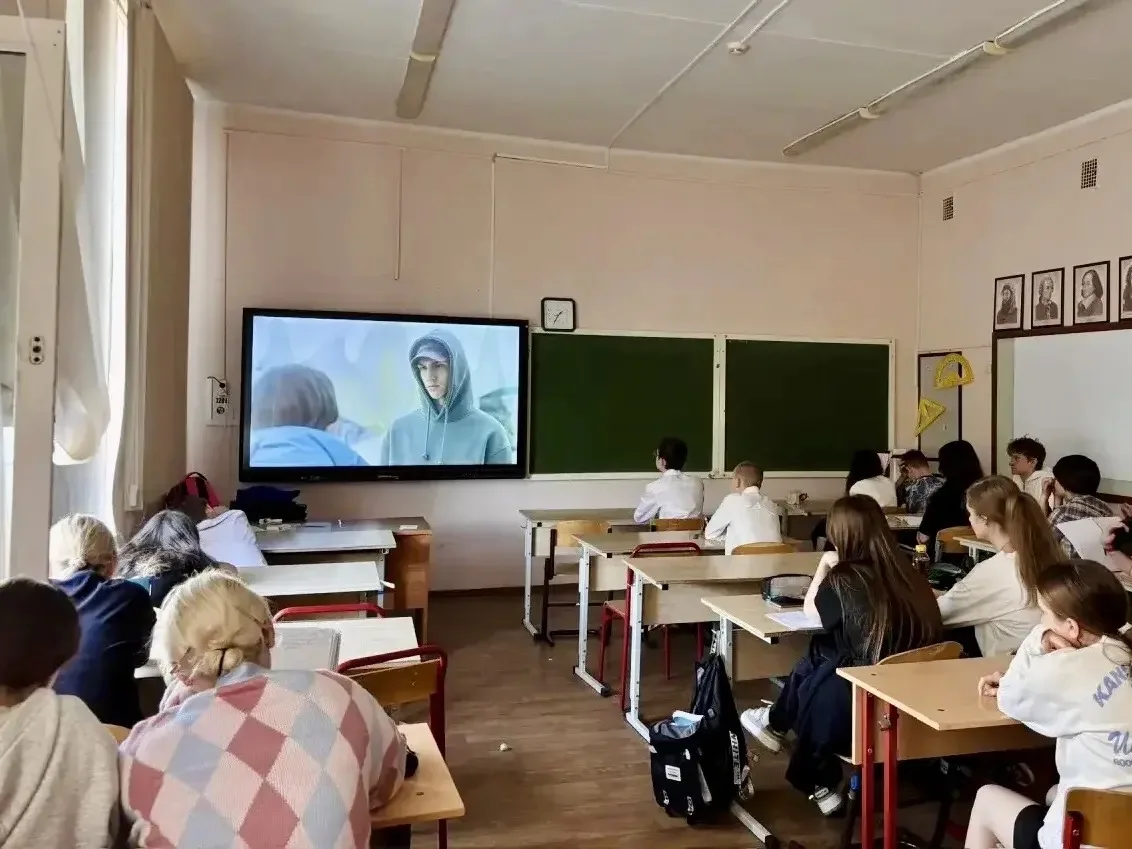 КИНОПОКАЗЫ   🎬 Друзья! В нашем Образовательном квартале продолжается проект «Кино в школе», и накану