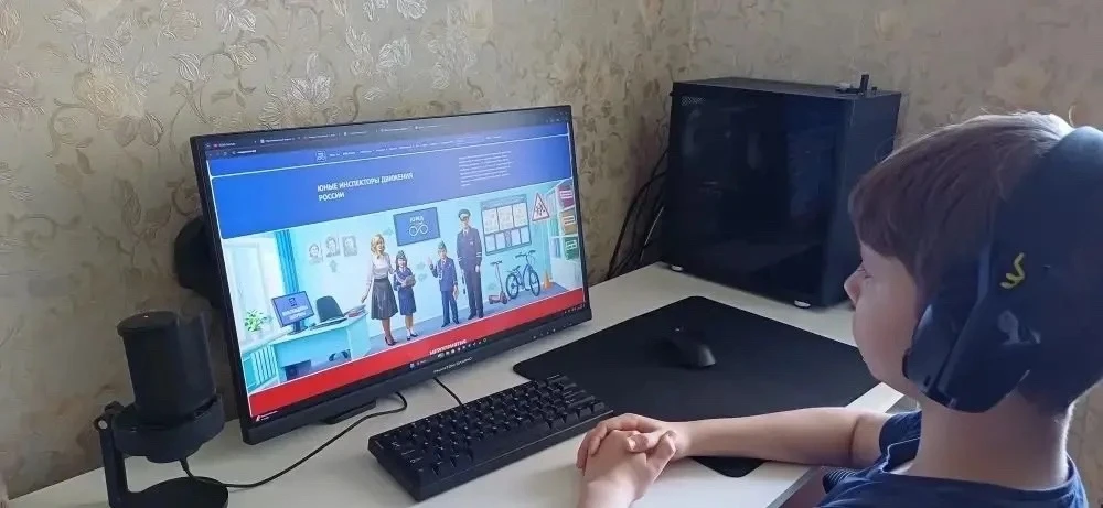 🚗В школе №37 города Чебоксары состоялся тематический классный час, посвящённый безопасности дорожног