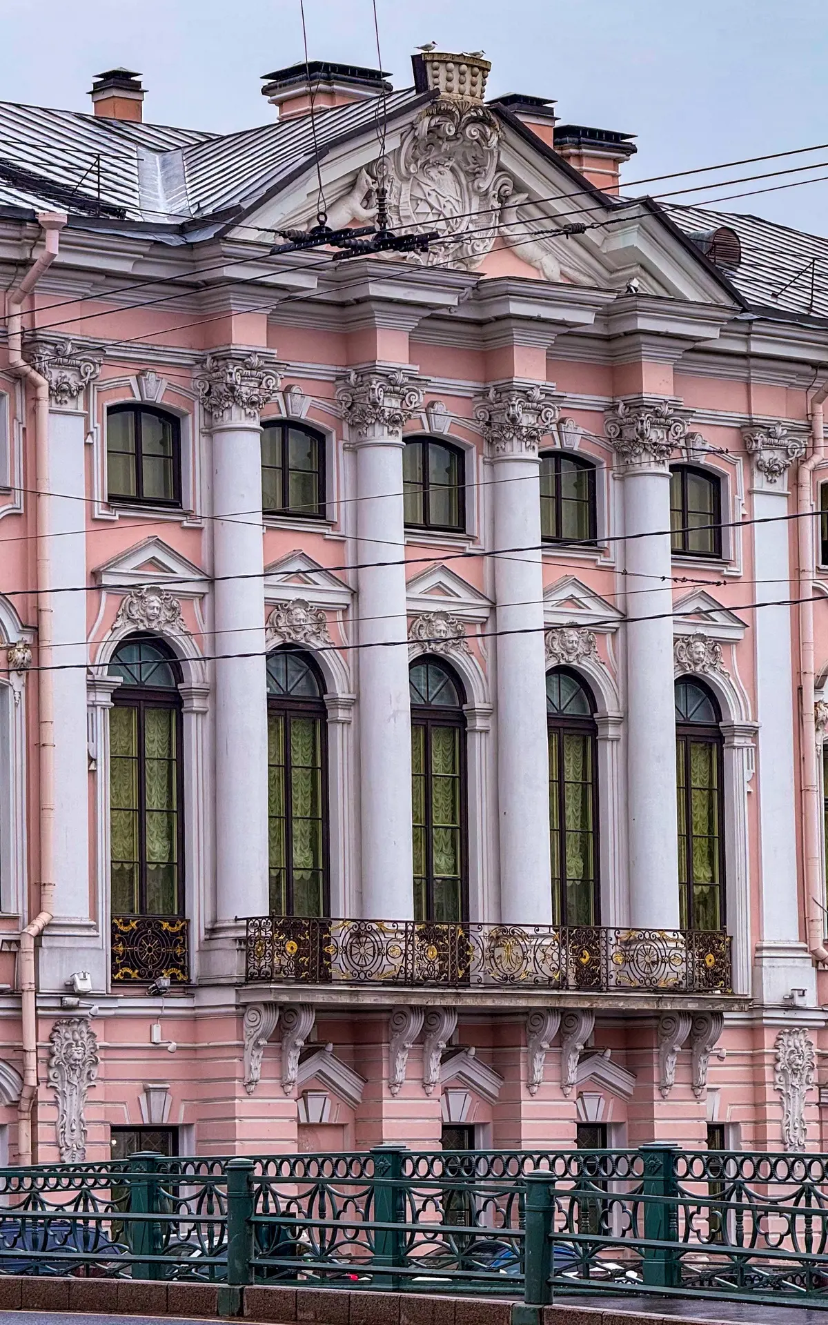 В моей личной карте Петербурга есть странные лакуны.

Я уже успела побывать во многих «нишевых» мест