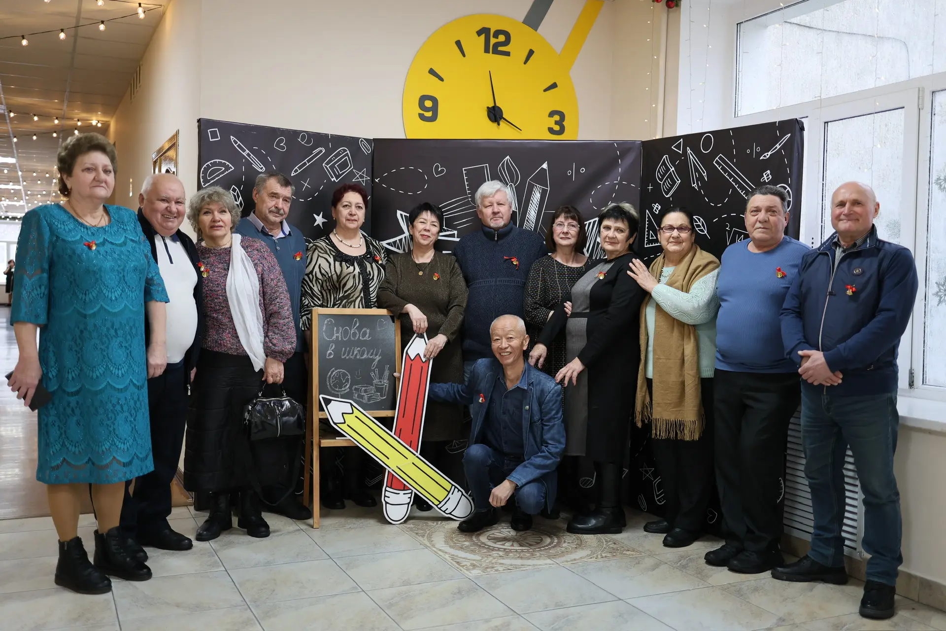 🎓Вечер встречи выпускников в нашей школе   В стенах нашей школы вновь собрались те, кто много лет на