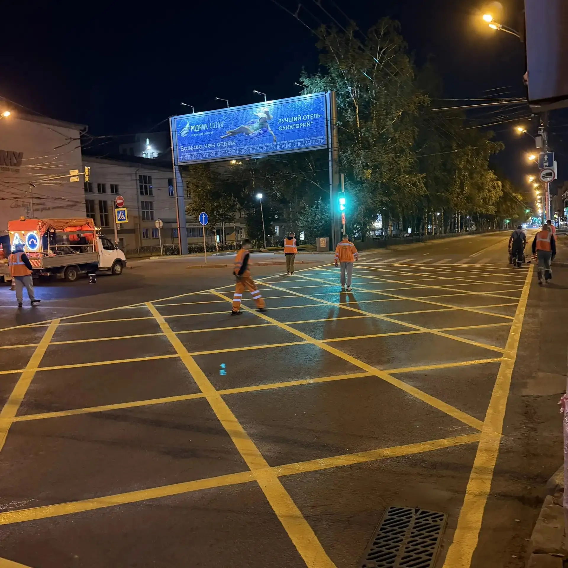🟡 В Новосибирске на Красном проспекте появилась «вафельная» разметка