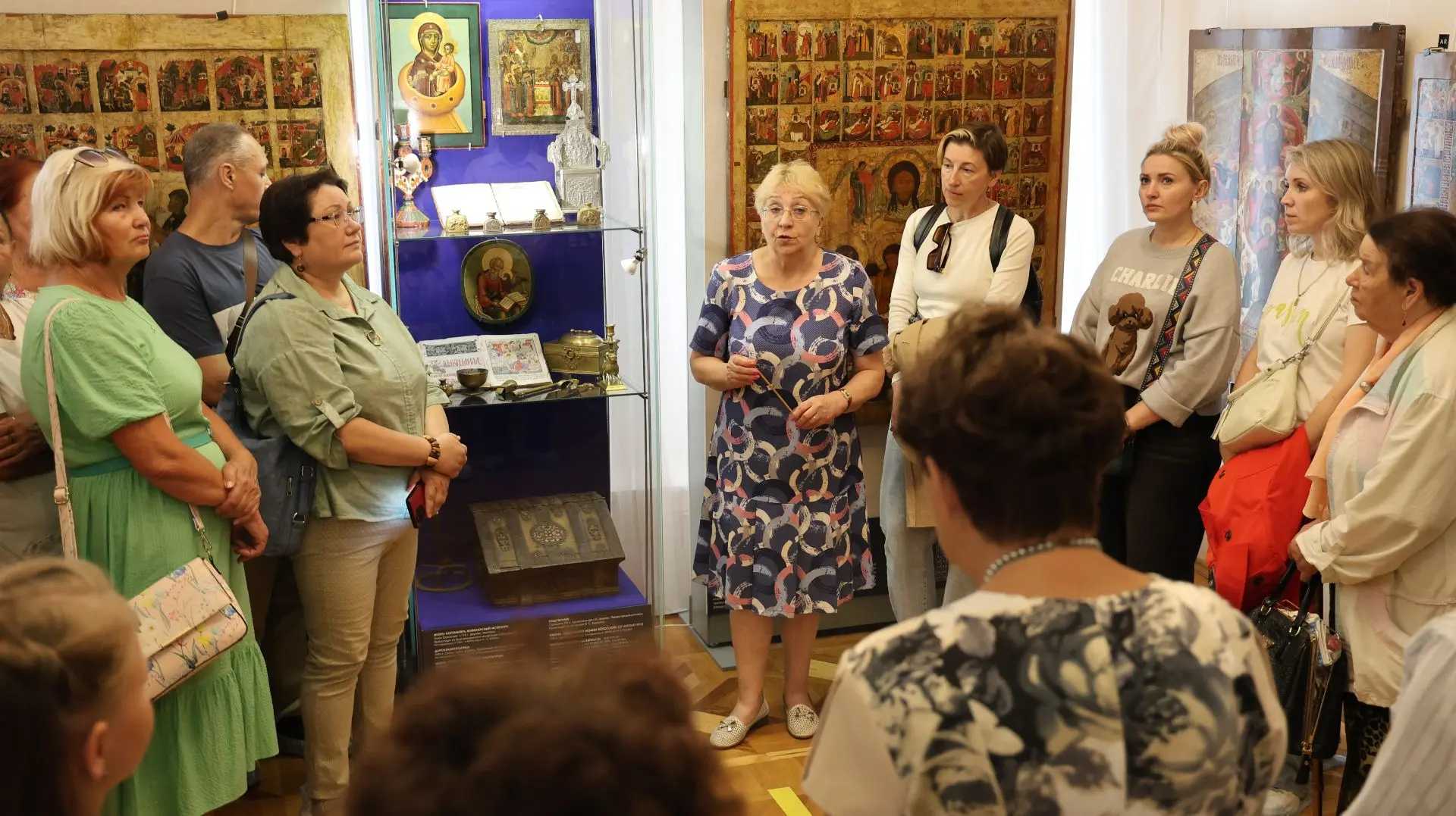 День семьи, любви и верности в Муромском музее!

Сегодня, 8 июля, в Выставочном центре прошла экскур