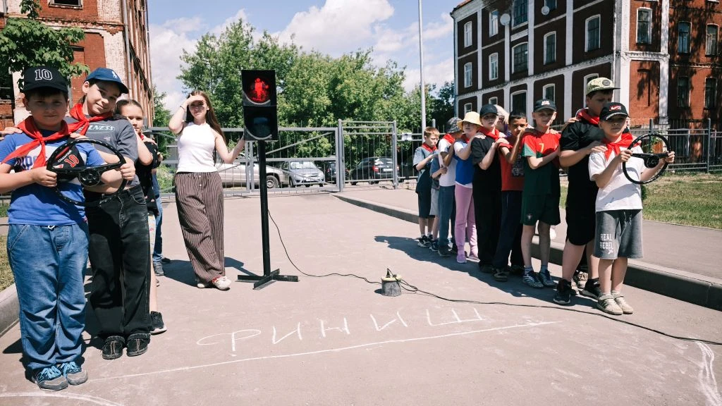 🚦 Никаких скучных лекций! Сегодня в лагере «ЭкоПланета» — Практикум по БДД на свежем в...