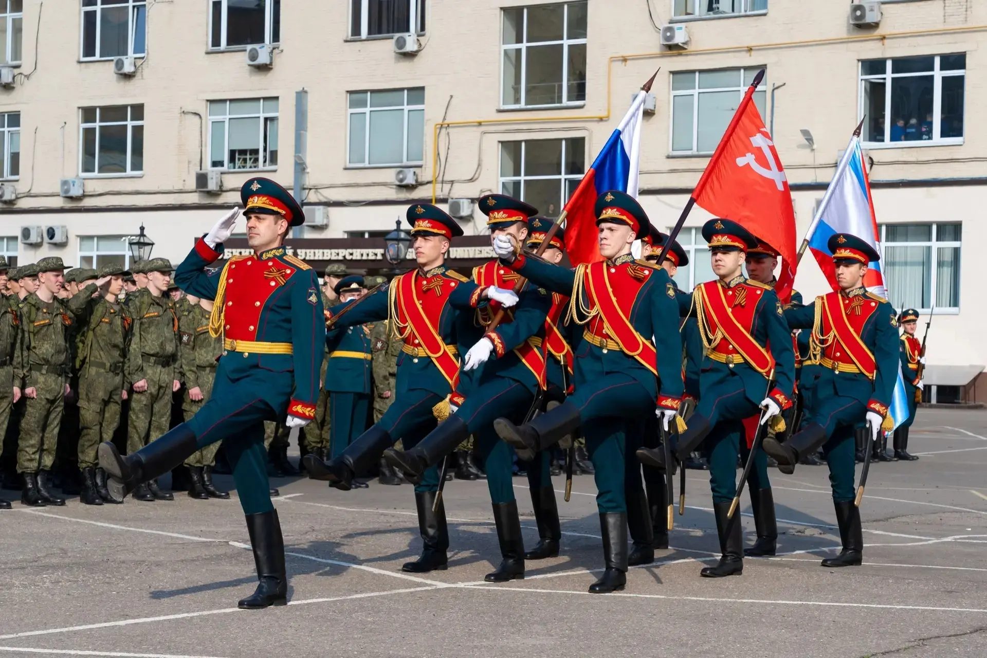 ❤ День Победы  👏 6 мая в Губкинском университете прошли торжественные мероприятия в честь 81-й годов