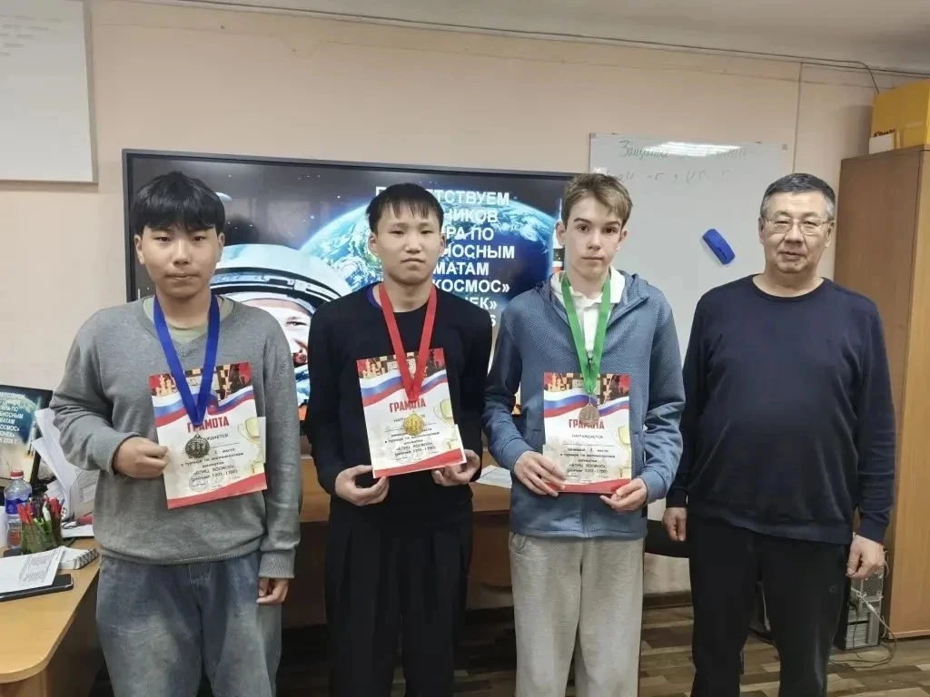 ✅ ♟11 апреля в шахматном клубе "Огонек" прошёл турнир по молниеносным шахматам "Блиц ко...