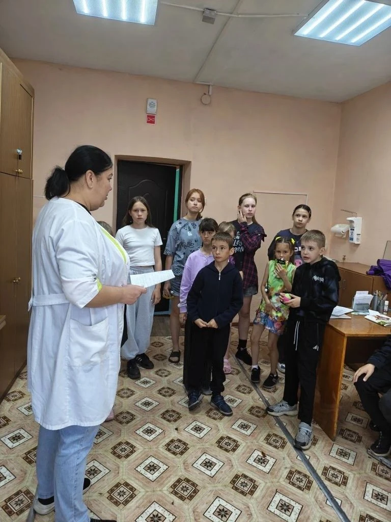 Здоровье — это важно! 👩‍⚕️ ☀️ 
Сегодня в нашем лагере состоялась полезная и важная беседа с медицин