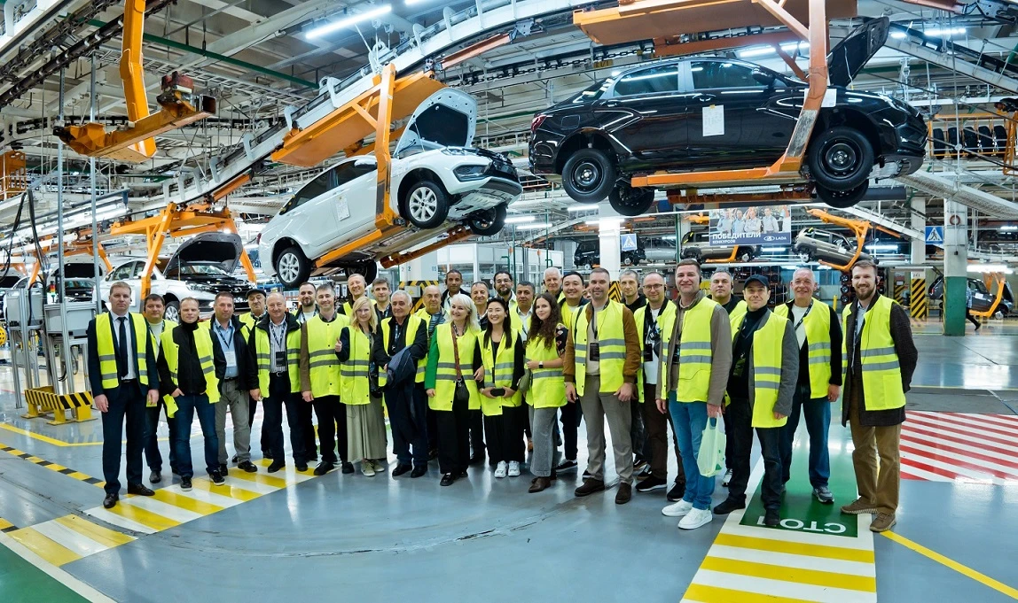 АВТОВАЗ СОБРАЛ ИМПОРТЕРОВ ИЗ 15 СТРАН ДЛЯ РАЗВИТИЯ ЭКСПОРТА LADA