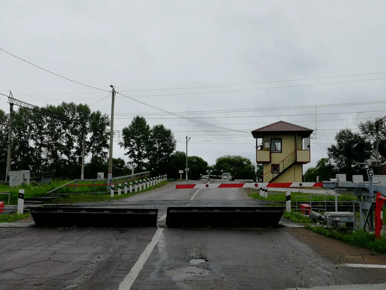 🚧 Движение через железнодорожный переезд «Восточный» ограничат на ночь в Биробиджане
