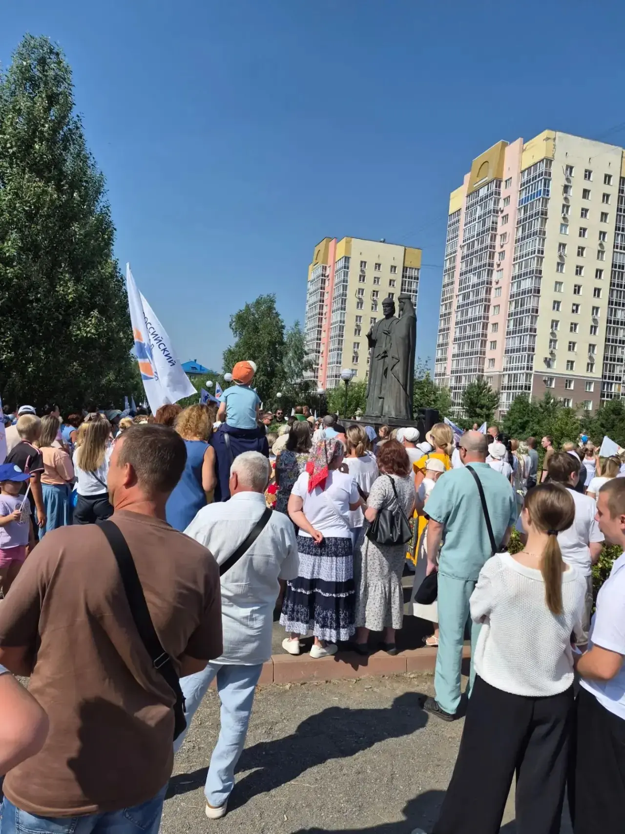 Всероссийский парад семьи, приуроченный к празднованию Дня семьи, любви и верности, прошел в Кемеров