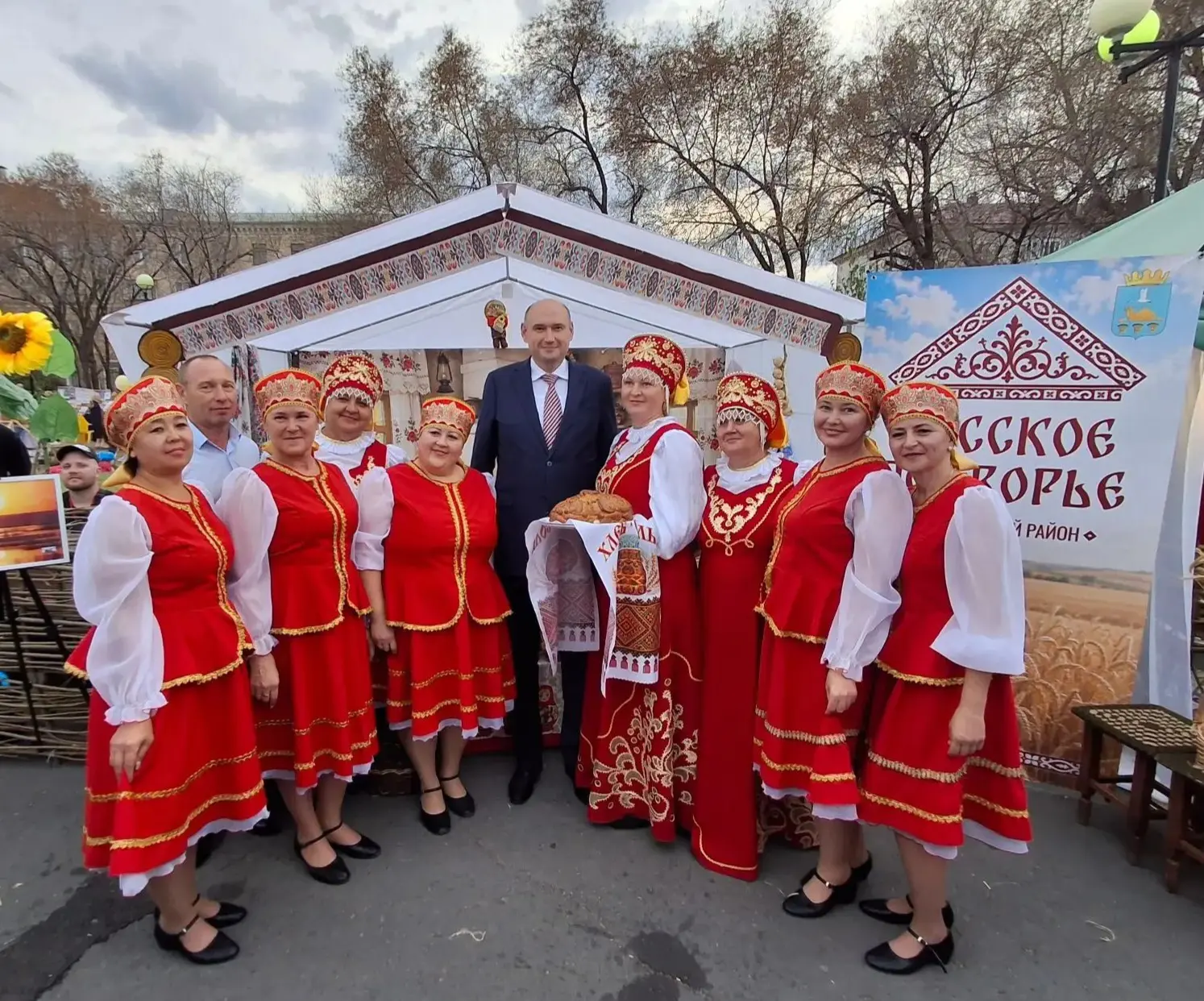 🌾 Светлинский район блестяще представил русское подворье на областном фестивале «Орска...