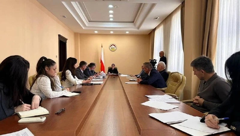 В парламенте Южной Осетии обсудили расчеты по пенсионному обеспечению госслужащих