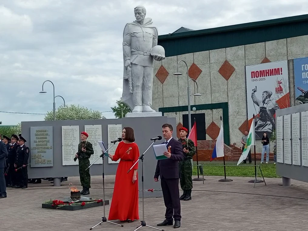 Школа приняла активное участие в праздновании 81-й годовщины Великой Победы.