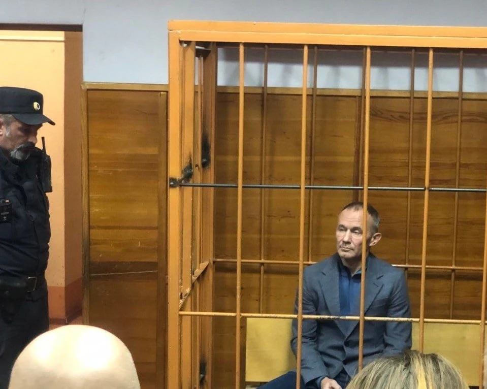 Экс-вице-губернатору Чемезову смягчили меру пресечения.