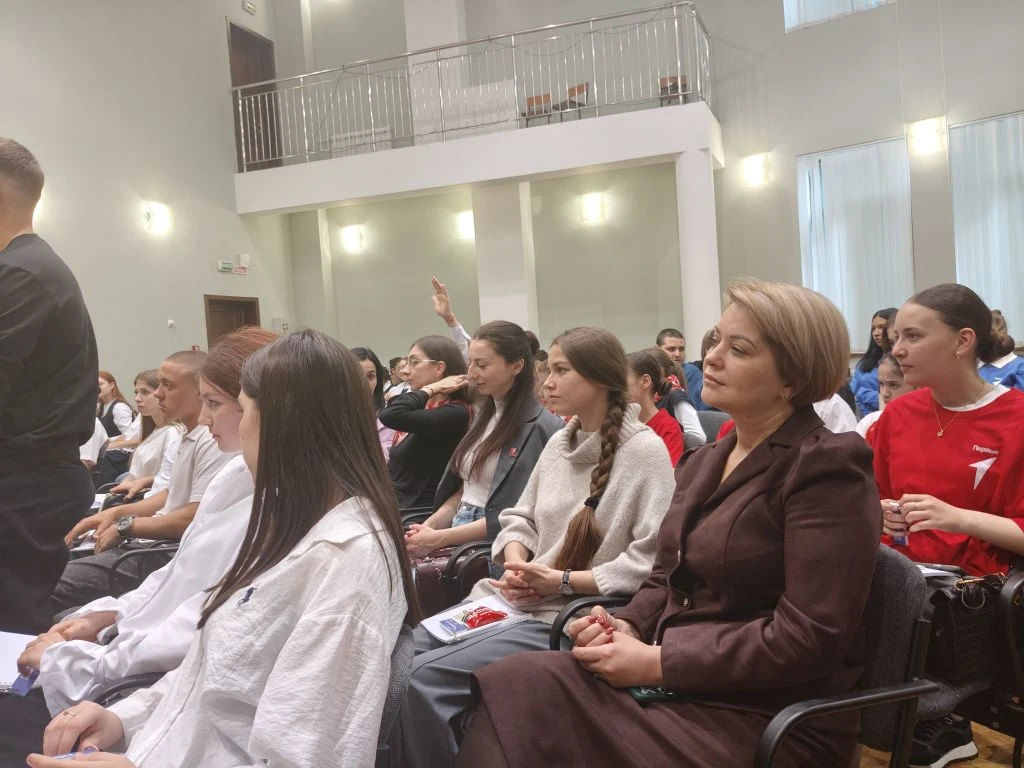 СКГМИ на «Медиапритяжении»: команда «Медиа Пульс» в деле!  Прямо сейчас в школе «Интеллект» проходит