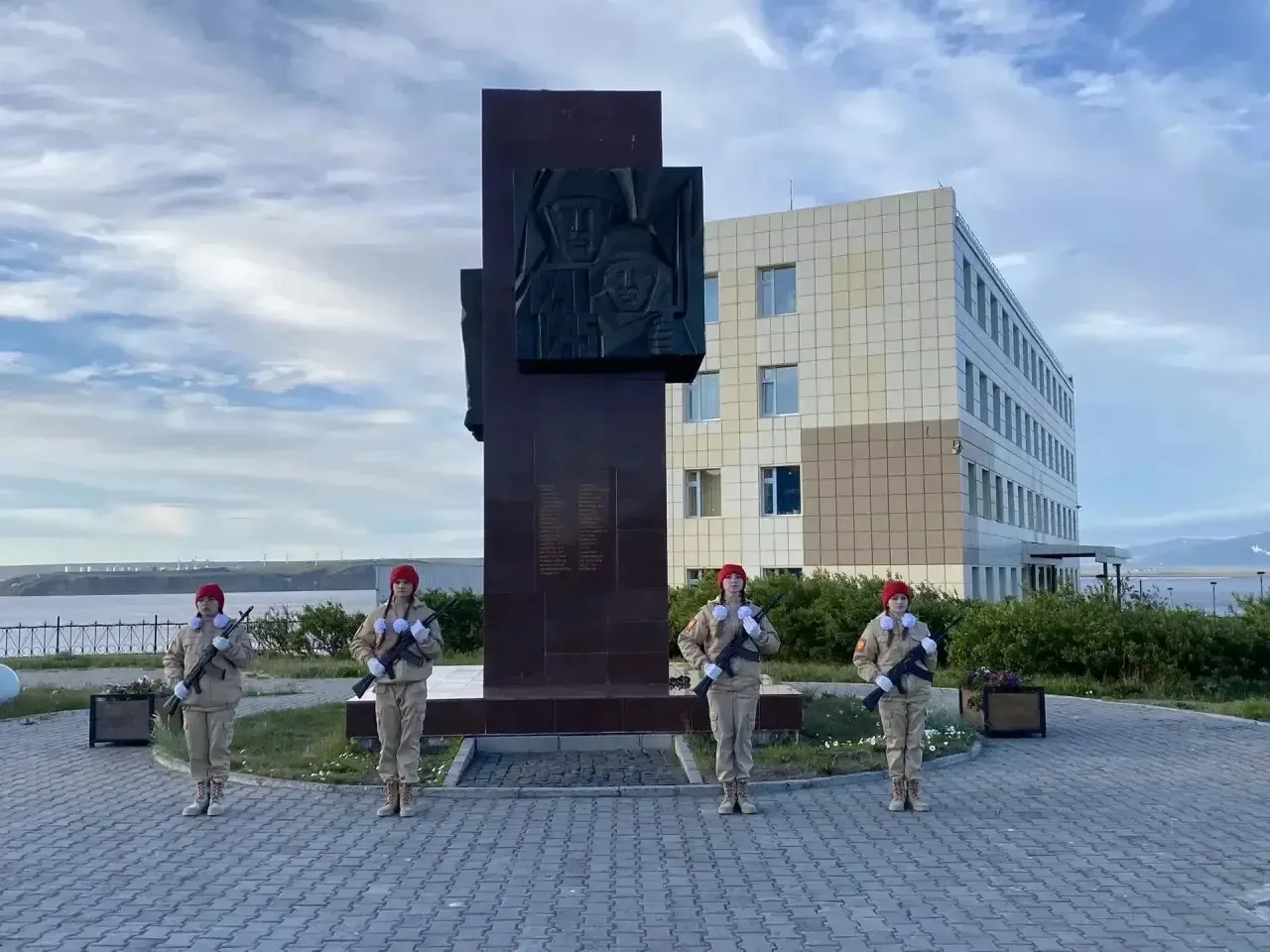 🕯️🇷🇺 22 июня — День памяти и скорби 🇷🇺🕯️

22 июня, в День памяти и скорби, на главной площади 