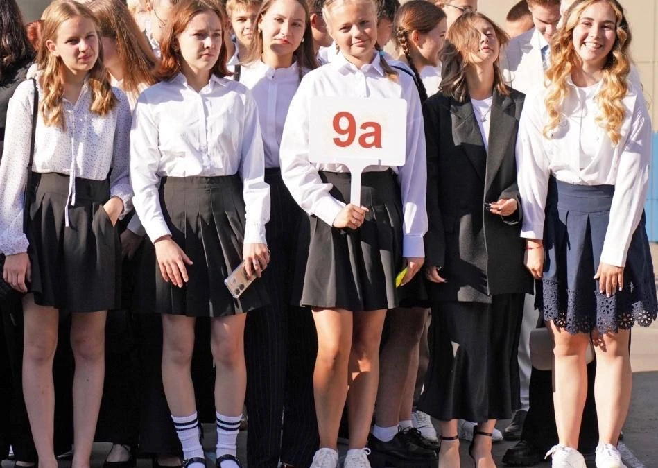 ⚡️ Девятиклассники, не сдавшие ГИА, смогут бесплатно обучиться профессии рабочего или служащего

Соо