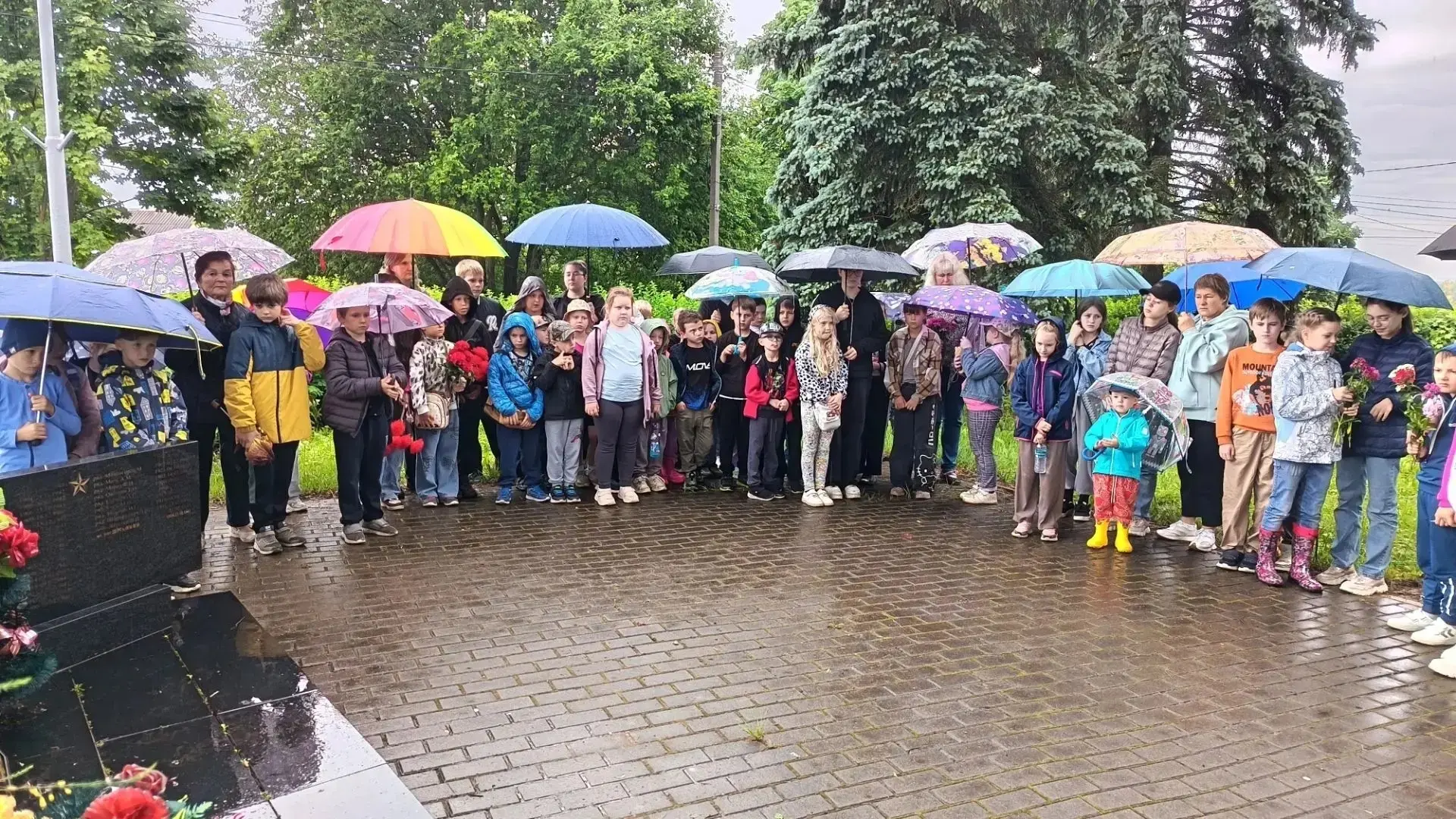 Есть в памяти такие даты, навечно вписанные в героическую летопись нашей страны. 22 июня... Этот ден