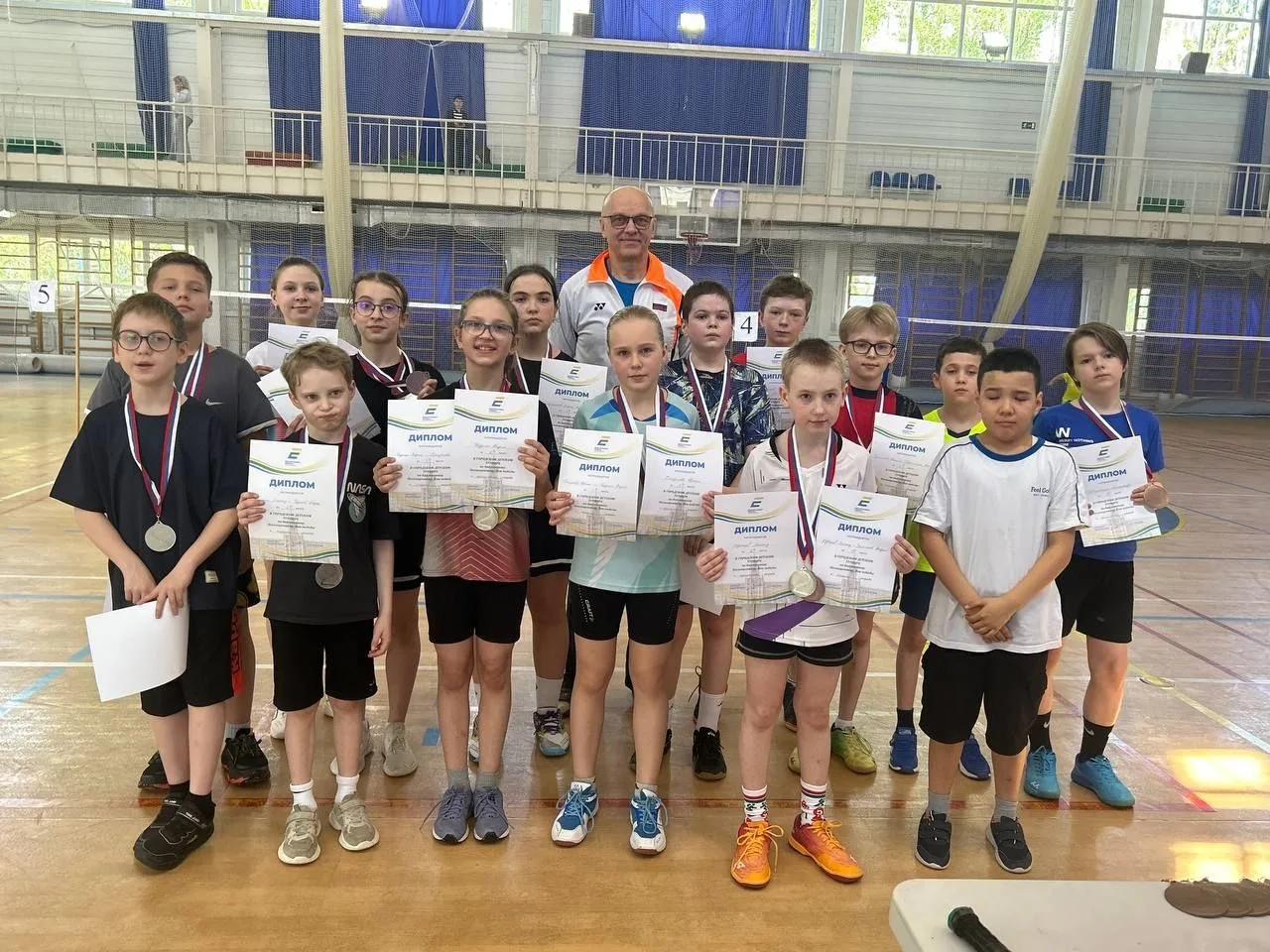 🏸 Итоги 15 мая в СШ «Росток» — турниры, посвящённые Дню Победы