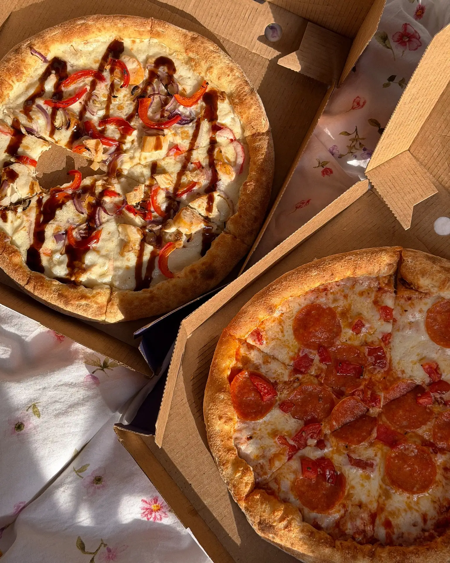 — Вечер получился особенно вкусным🍕🤍