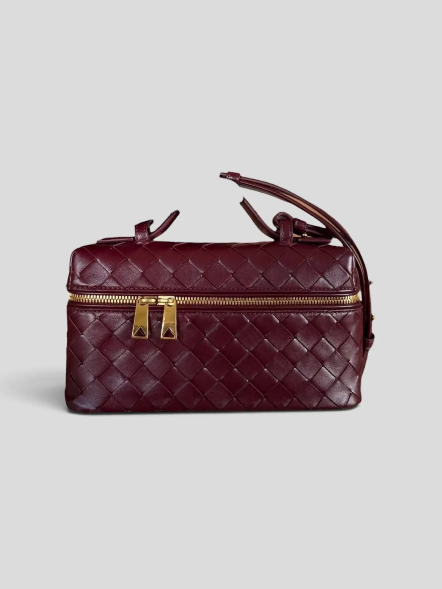 Сумка Bottega Veneta Bang Bang Vanity Case в идеальном состоянии.