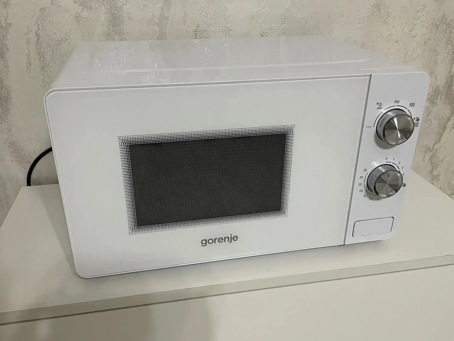 Продам микроволновку за 5 тыс. руб. Новый, причина продажи переезд. Тел. 89963399420