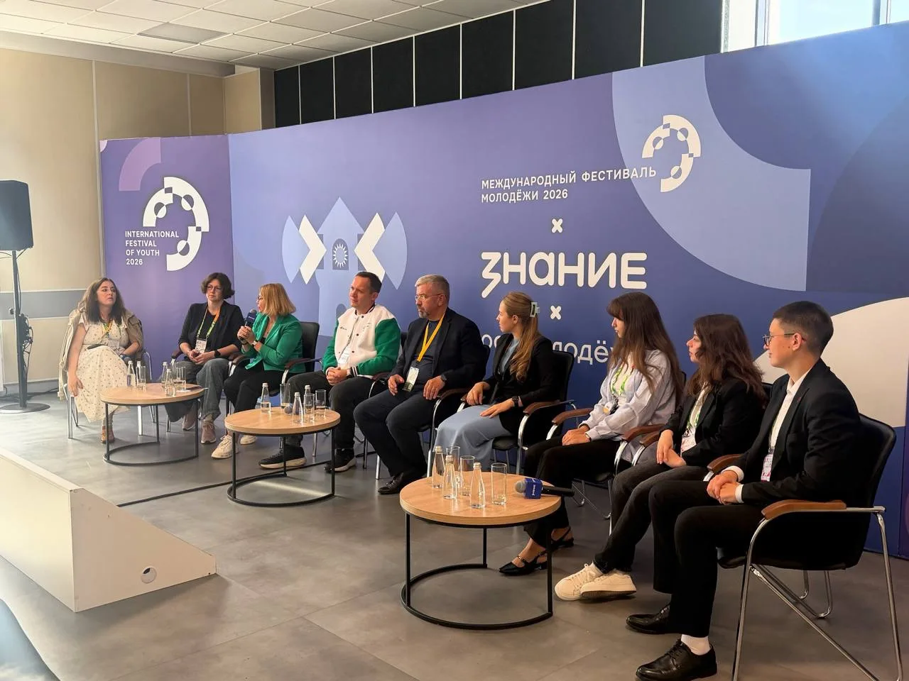 К кому вы пойдете за советом — к сверстнику или к искусственному интеллекту?🤖
