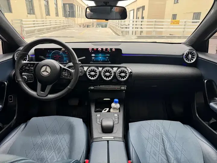 ‼️ MERCEDES-BENZ A-CLASS 2022 A 180 L ‼️

⚙️ Двигатель: 1.3T (136 л.с.)
📍 Год выпуска: август 2022
