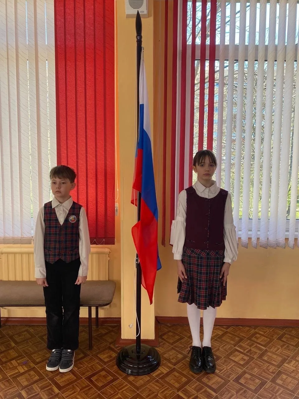 🇷🇺ТОРЖЕСТВЕННАЯ ЛИНЕЙКА🇷🇺  📌Флаг Российской Федерации - это символ национального единства, патриотиз