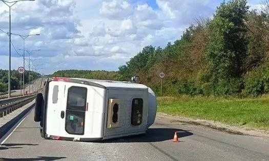 🚑 ДТП под Липецком: перевернулся автобус после столкновения с иномаркой
