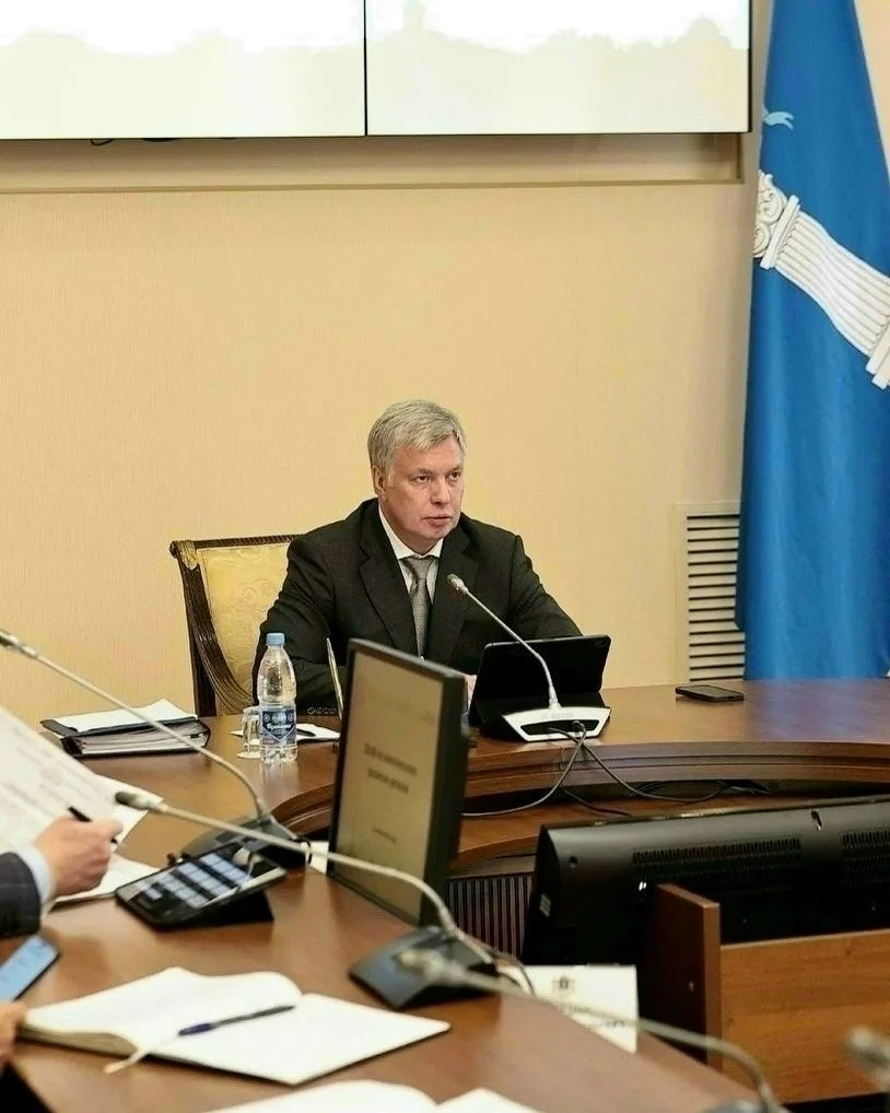 ⚡️ На Ульяновск идет крупная вражеская атака БПЛА.