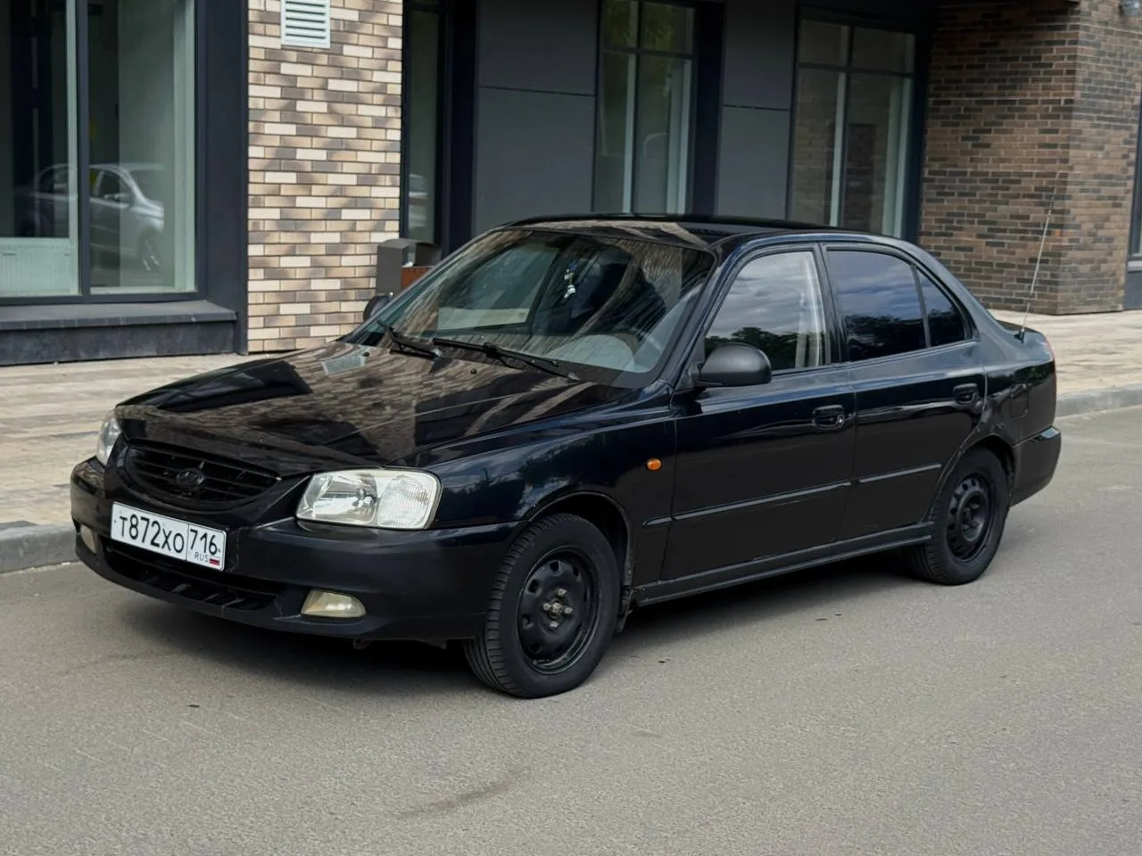Акцент, 2006 год, темно-синий цвет, 1.5 МТ 

Технически в отличном состоянии. Двигатель, коробка, сц