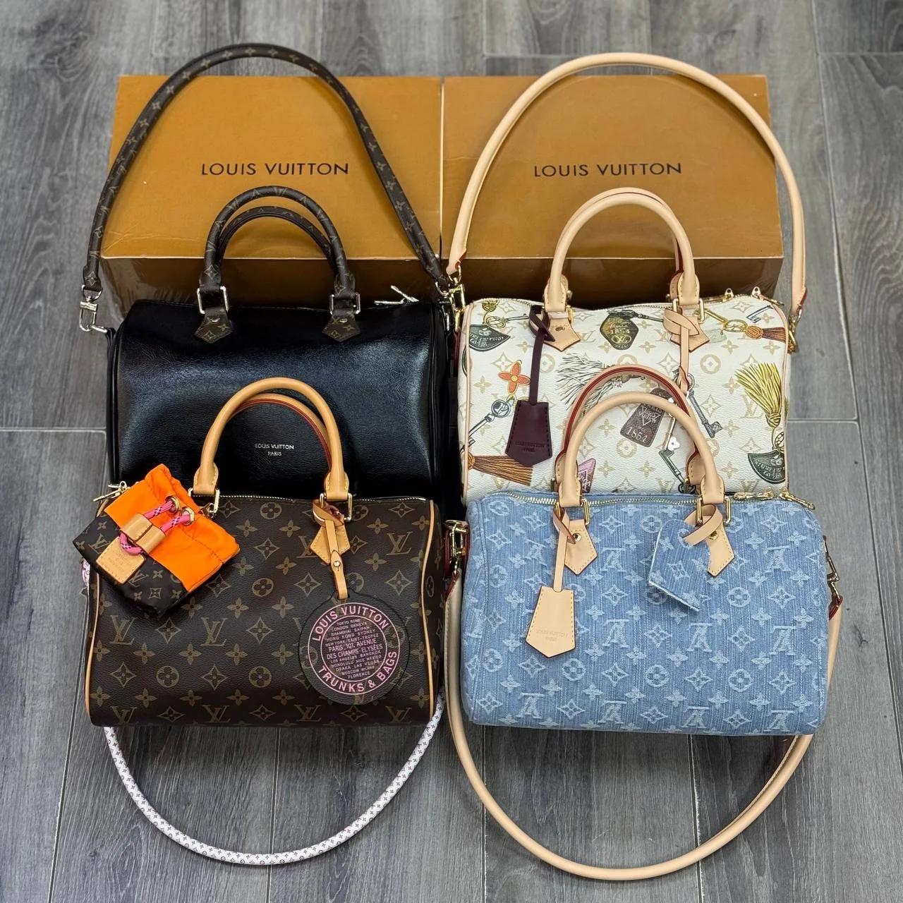Lv speedy 
Размер 30/21 
Комплектация пыльник и коробка 
-цена 5500₽