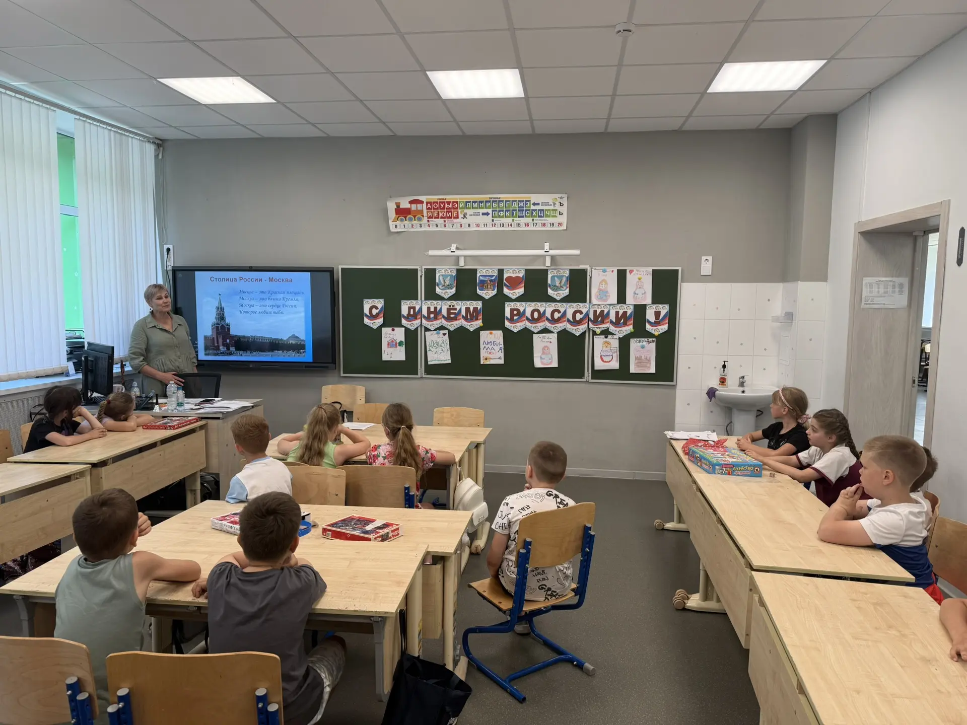 Сегодня в нашем лагере прошел насыщенный и интересный день, который был практически полностью посвящ